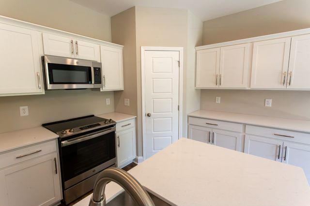 551 Charleston Cove Way, Clarksville, TN 37043