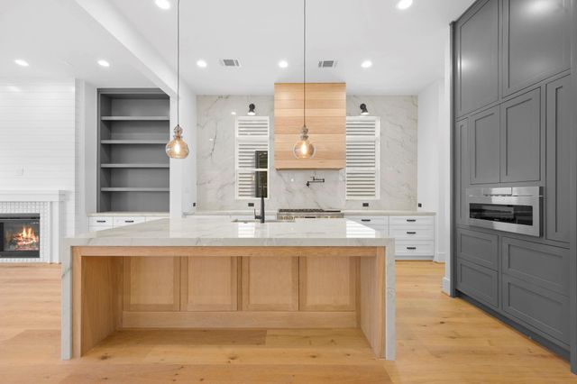 1520 Nicholson Street, Houston, TX 77008