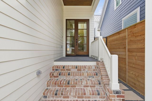 1520 Nicholson Street, Houston, TX 77008