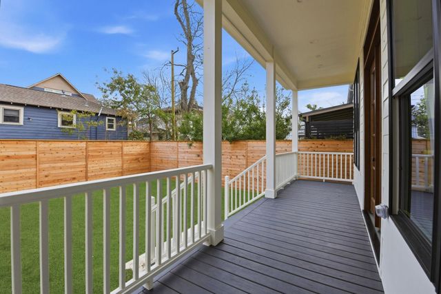 1520 Nicholson Street, Houston, TX 77008