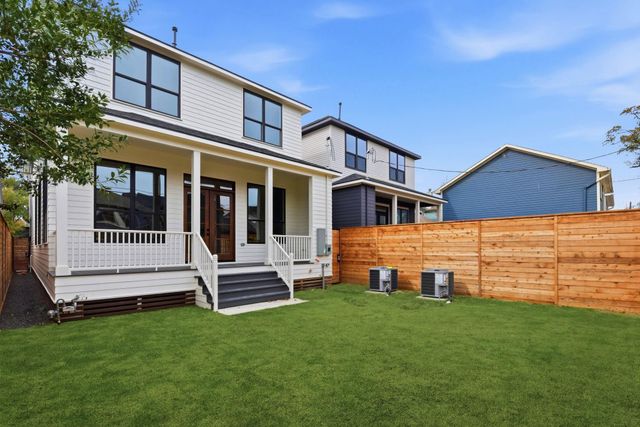 1520 Nicholson Street, Houston, TX 77008