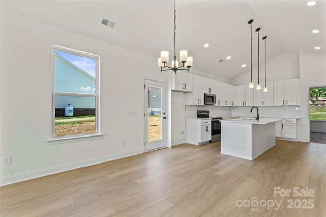 113 E Edinburgh Court, Statesville, NC 28625