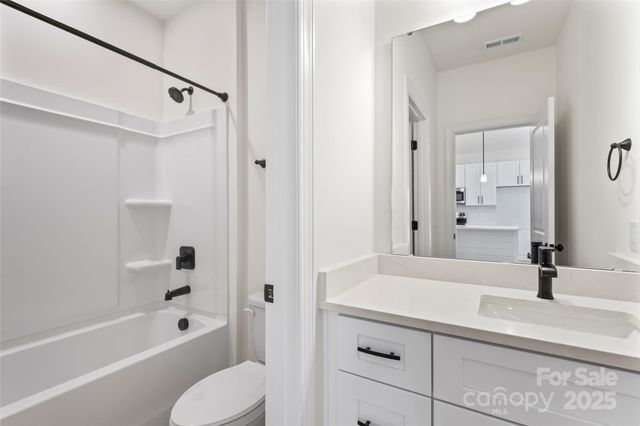 113 E Edinburgh Court, Statesville, NC 28625