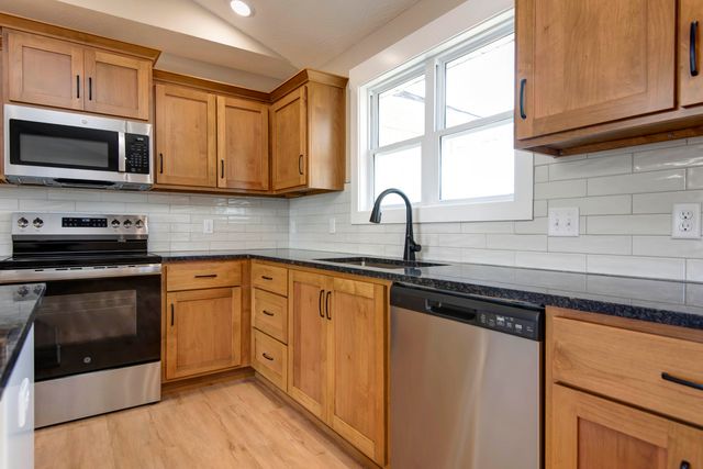 233 Bruce Drive, Seymour, MO 65746