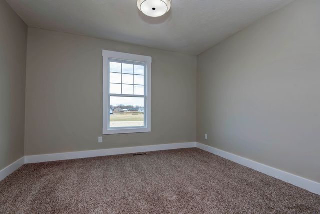 233 Bruce Drive, Seymour, MO 65746