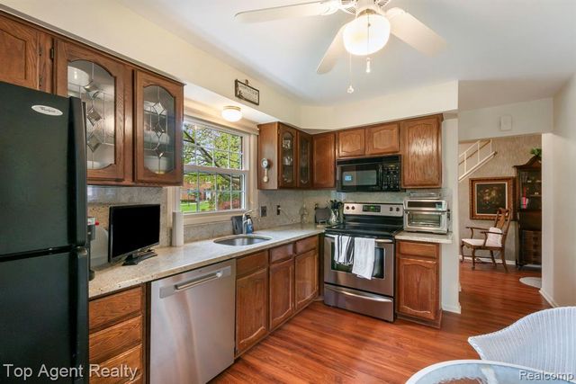 1200 Trailwood Path, Bloomfield Hills, MI 48301