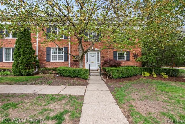 1200 Trailwood Path, Bloomfield Hills, MI 48301