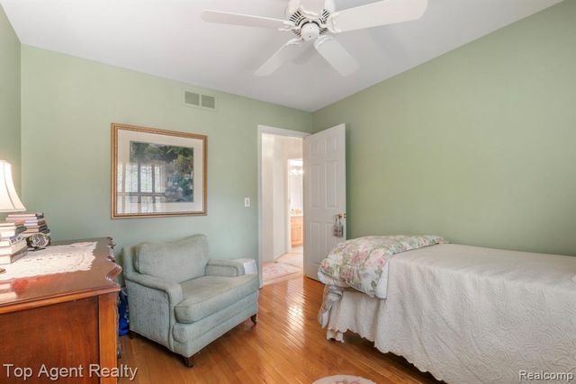 1200 Trailwood Path, Bloomfield Hills, MI 48301