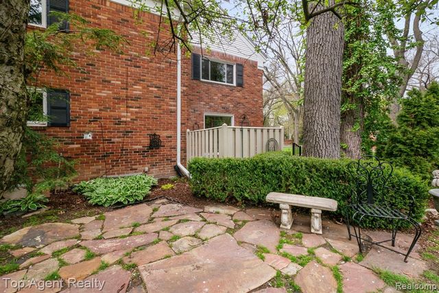 1200 Trailwood Path, Bloomfield Hills, MI 48301