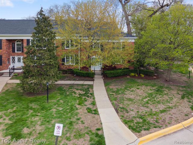 1200 Trailwood Path, Bloomfield Hills, MI 48301
