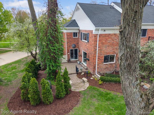 1200 Trailwood Path, Bloomfield Hills, MI 48301