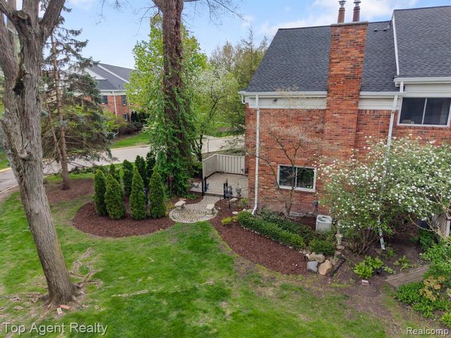 1200 Trailwood Path, Bloomfield Hills, MI 48301