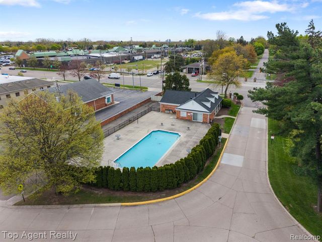 1200 Trailwood Path, Bloomfield Hills, MI 48301