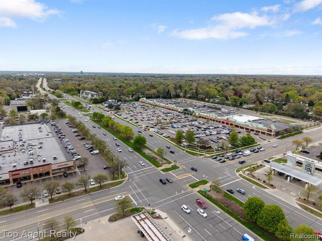 1200 Trailwood Path, Bloomfield Hills, MI 48301