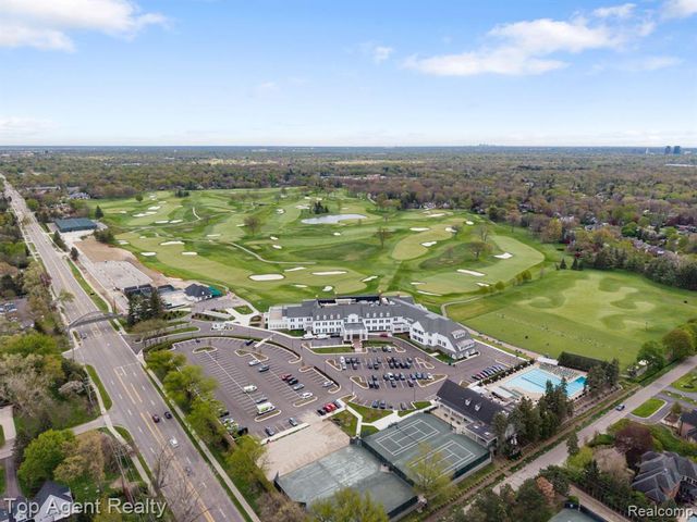 1200 Trailwood Path, Bloomfield Hills, MI 48301