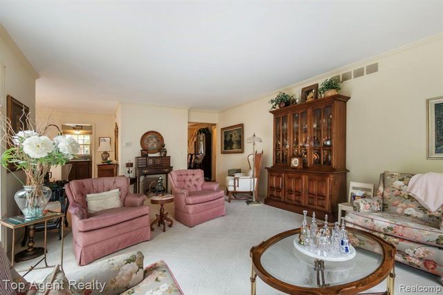 1200 Trailwood Path, Bloomfield Hills, MI 48301