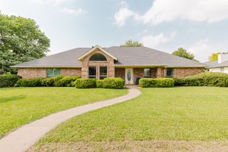 305 Brookview Drive, Decatur, TX 76234