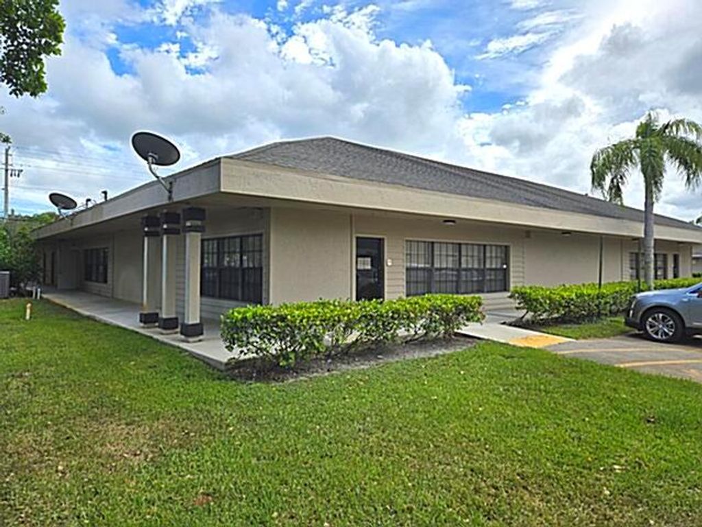 Image 1 of property listing at 5317 W Atlantic Avenue 104, Delray Beach, FL 33484