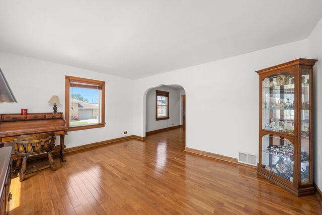 7052 41st Street, Berwyn, IL 60402