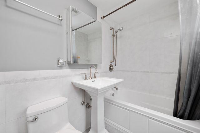 7052 41st Street, Berwyn, IL 60402
