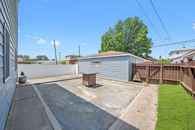 7052 41st Street, Berwyn, IL 60402