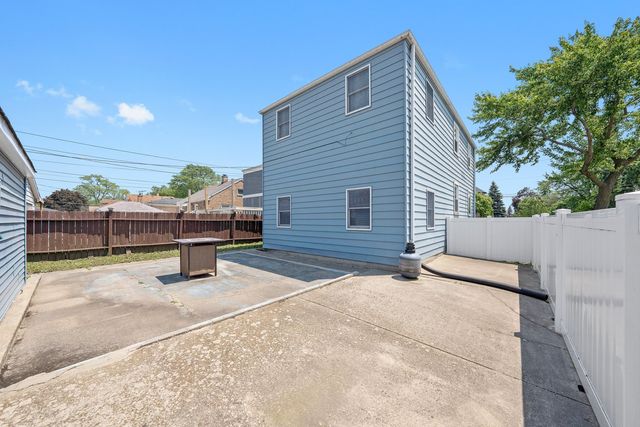 7052 41st Street, Berwyn, IL 60402