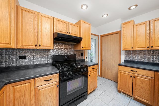 7052 41st Street, Berwyn, IL 60402