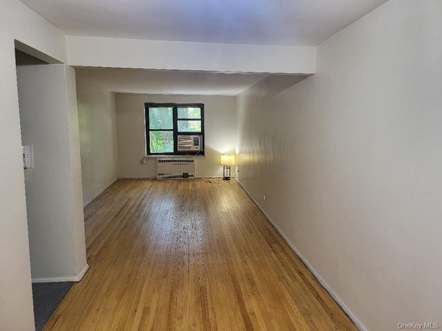 87-50 204 Street B46, Hollis, NY 11423