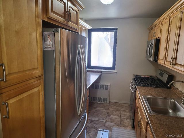 87-50 204 Street B46, Hollis, NY 11423
