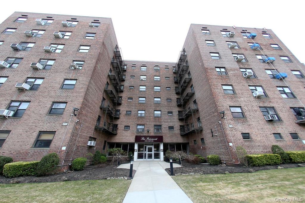 87-50 204 Street B46, Hollis, NY 11423