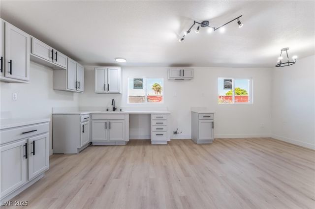 1637 Sunset Drive, Las Vegas, NV 89108