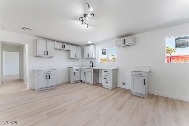 1637 Sunset Drive, Las Vegas, NV 89108