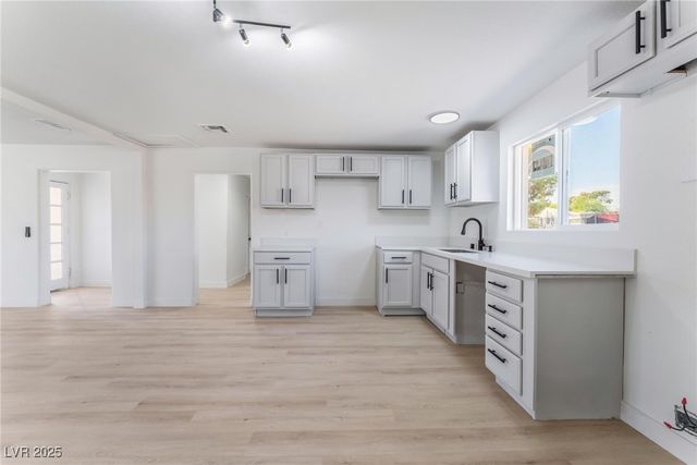 1637 Sunset Drive, Las Vegas, NV 89108