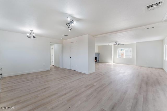 1637 Sunset Drive, Las Vegas, NV 89108