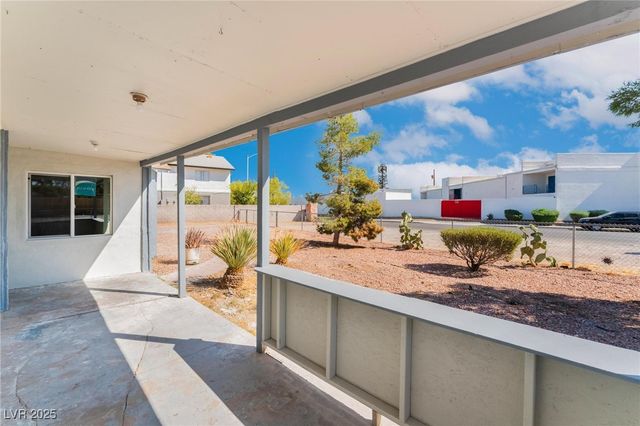 1637 Sunset Drive, Las Vegas, NV 89108