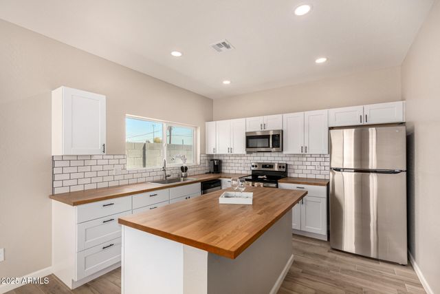 2746 W PIMA Street 2, Phoenix, AZ 85009