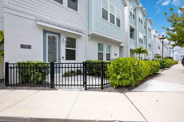 2344 LINDSTROM STREET, Sarasota, FL 34237