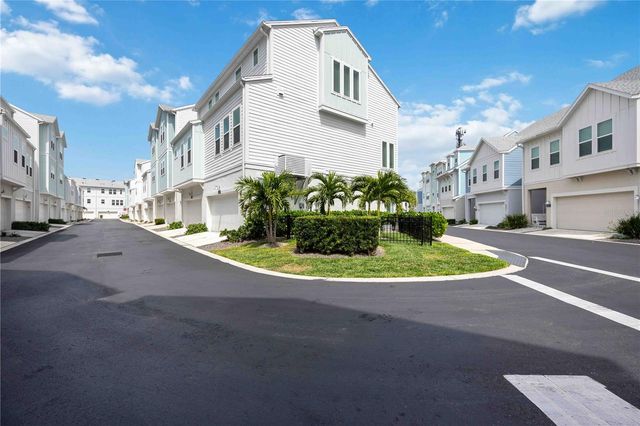 2344 LINDSTROM STREET, Sarasota, FL 34237