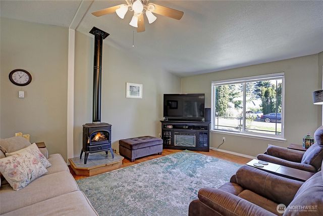 2976 Janet Avenue, Camano Island, WA 98282