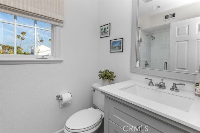 5920 E The Toledo, Long Beach, CA 90803