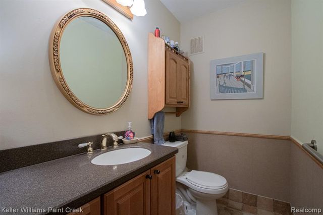 19170 Dawnshire Drive, Brownstown, MI 48193