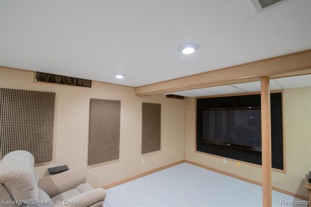 19170 Dawnshire Drive, Brownstown, MI 48193