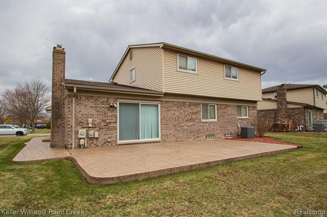 19170 Dawnshire Drive, Brownstown, MI 48193