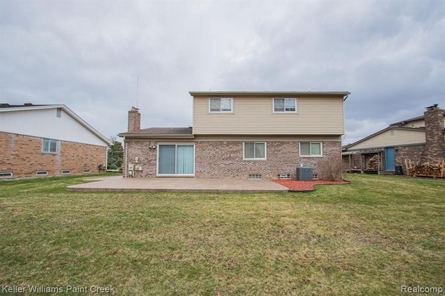 19170 Dawnshire Drive, Brownstown, MI 48193