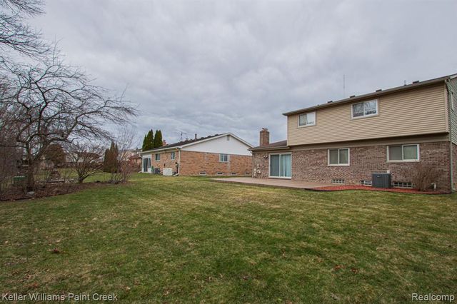 19170 Dawnshire Drive, Brownstown, MI 48193