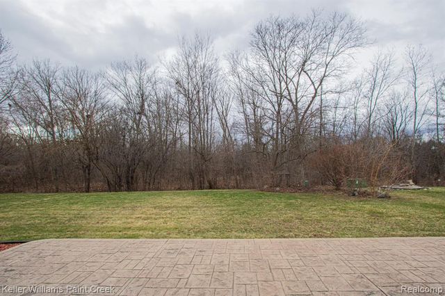 19170 Dawnshire Drive, Brownstown, MI 48193