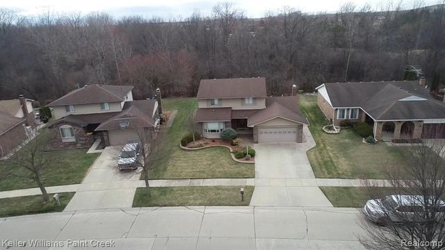 19170 Dawnshire Drive, Brownstown, MI 48193