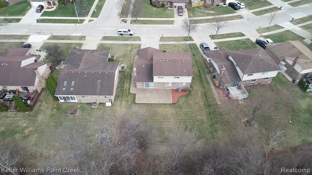 19170 Dawnshire Drive, Brownstown, MI 48193