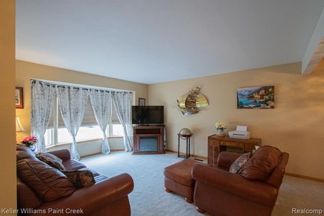 19170 Dawnshire Drive, Brownstown, MI 48193