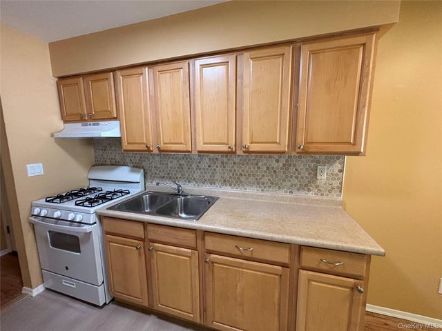 1 Colonial Road 127, Beacon, NY 12508